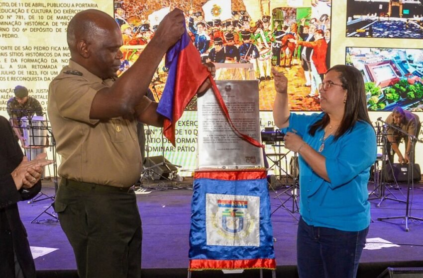  Com apoio da Prefeitura, Exército batiza espaço do Forte de São Pedro como Pátio 2 de Julho em homenagem à Independência
