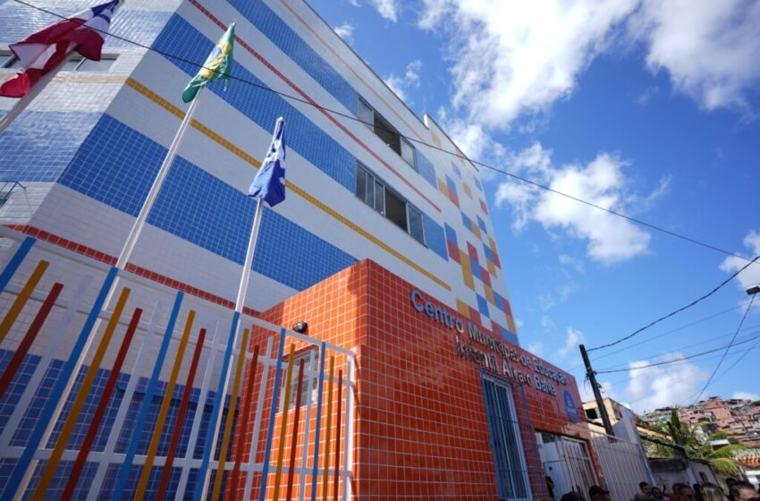  Com investimento de R$ 10 milhões, Prefeitura inaugura escola em Paripe com 300 vagas em tempo integral