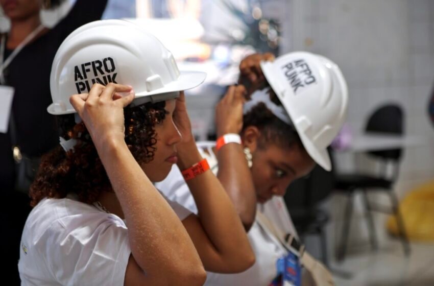 Alunos das Escolas Criativas Boca de Brasa participam de visita técnica às instalações do Afropunk Brasil
