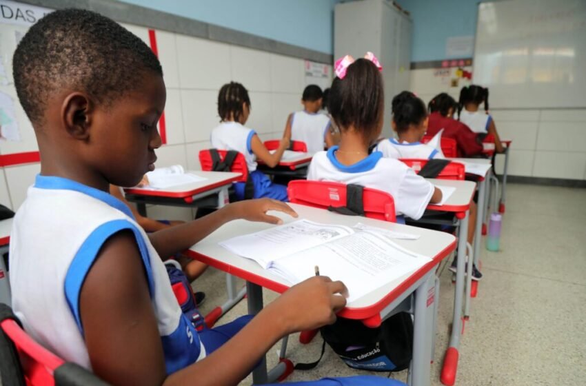  Programa Salvador Avalia 2025 aplica provas para cerca de 100 mil estudantes da rede municipal