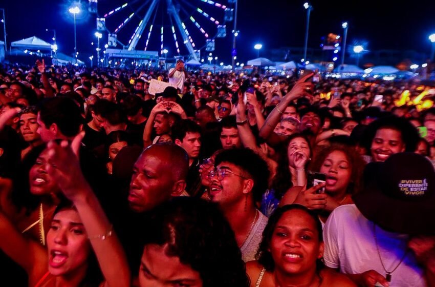  Salvador Digital tem 4,7 mil atendimentos e WhatsApp da Prefeitura soma quase 10 mil interações no 3º dia do Virada Salvador